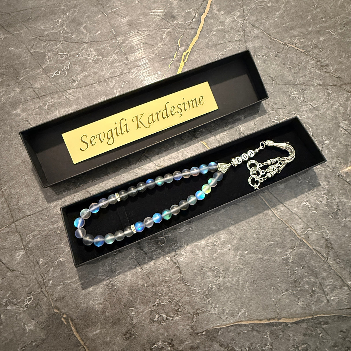 Tesbih mit Name + BOX mit Wunschtext - Shiny Pearls (Blue/Silver/White)