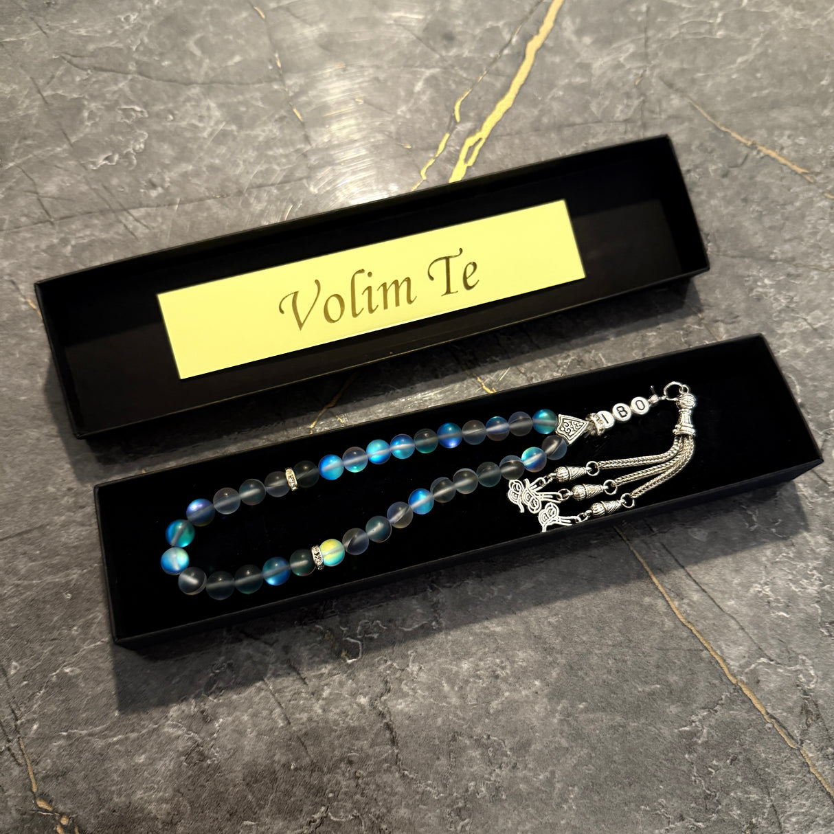 Tesbih mit Name + BOX mit Wunschtext - Shiny Pearls (Blue/Silver/White)