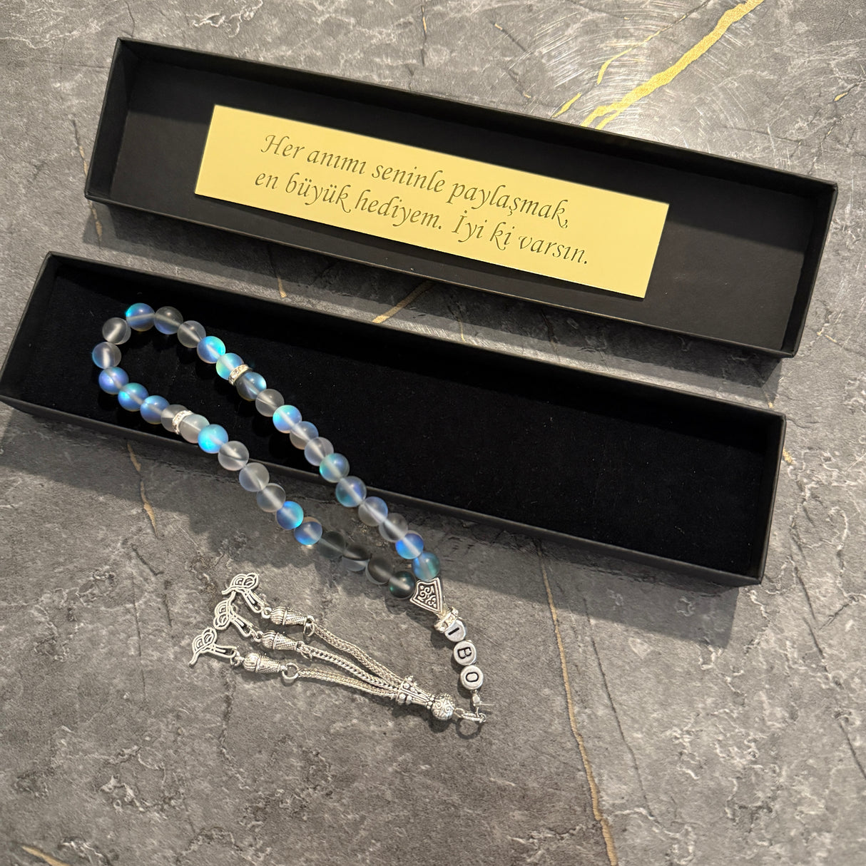 Tesbih mit Name - Shiny Pearls (Blue/Silver/White)