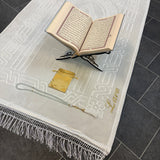 personalisierter Gebetsteppich in Weiss