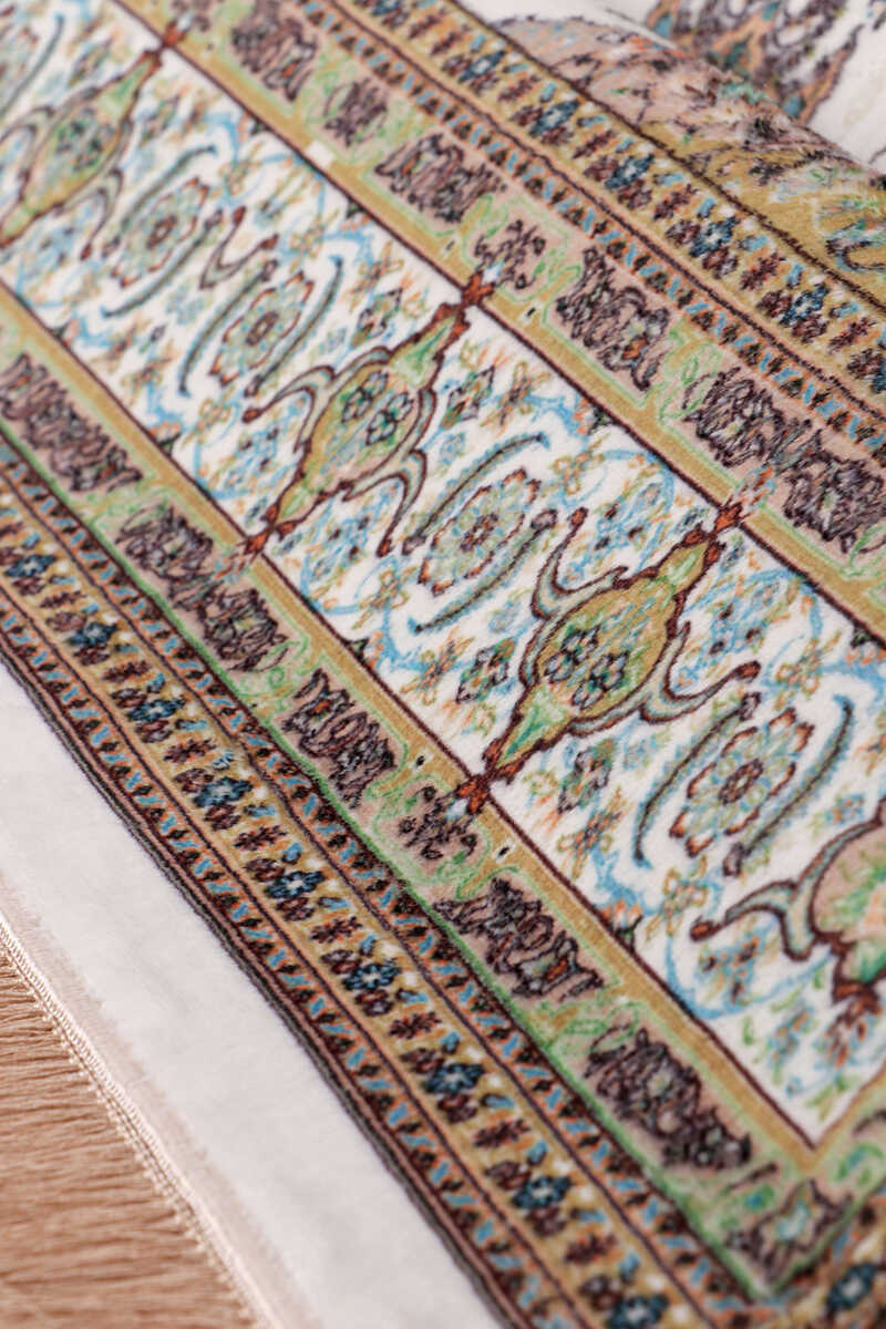 Premium prayer rug